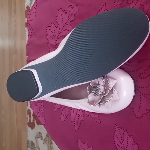 Ladies Pink Flat's by: "Ros Hommerson" - Picture 5 of 12